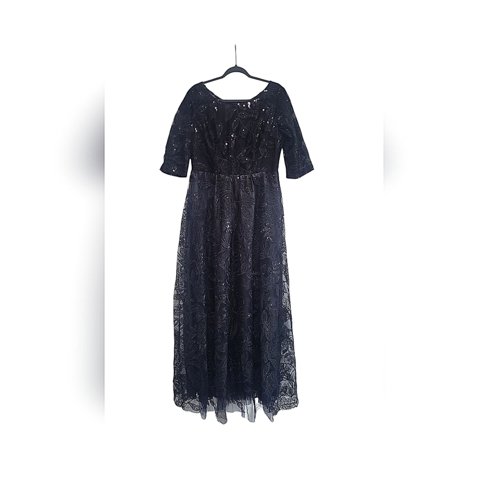 Elegant Black Lace Evening Gown Size 12